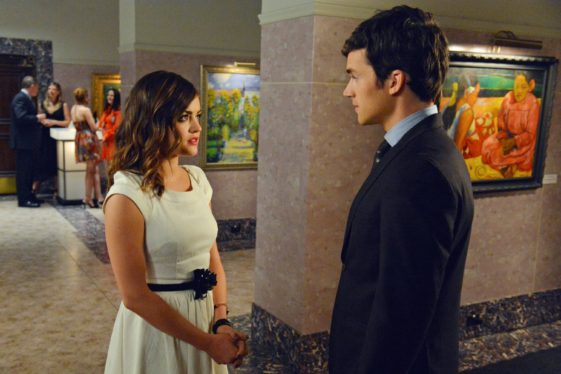 Original Pretty Little Liars Star Reacts To Reboot’s Aria & Ezra Reference