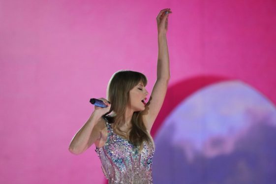 The Nine Best Moments From Taylor Swift’s First Night in Los Angeles on Her Eras Tour