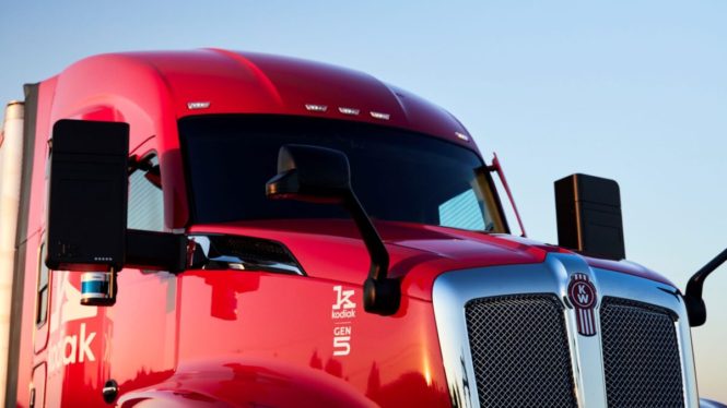 California governor vetoes bill to ban driverless AV trucks