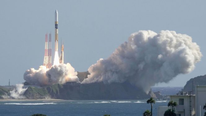 Japan Sends X-Ray Telescope and Moon Lander Into Space