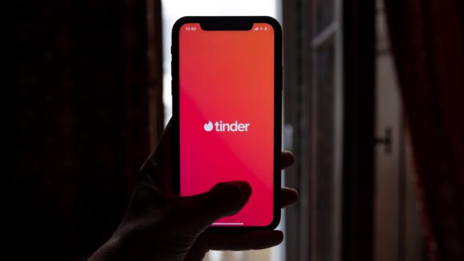 Tinder Thinks Some of You Are Horny Enough to Pay $500 Every Month