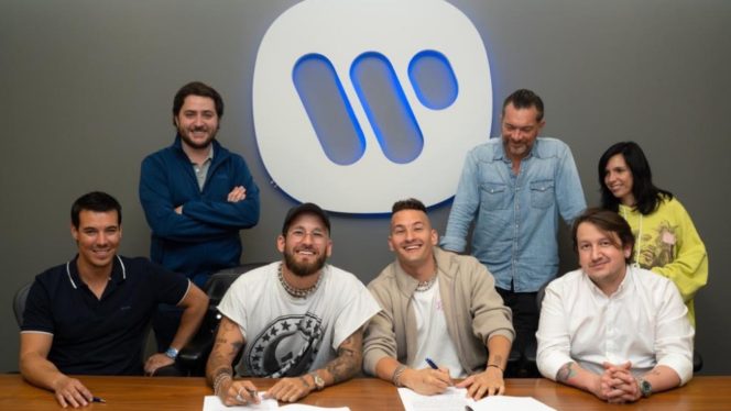 Yandel Signs With Warner Music Latina