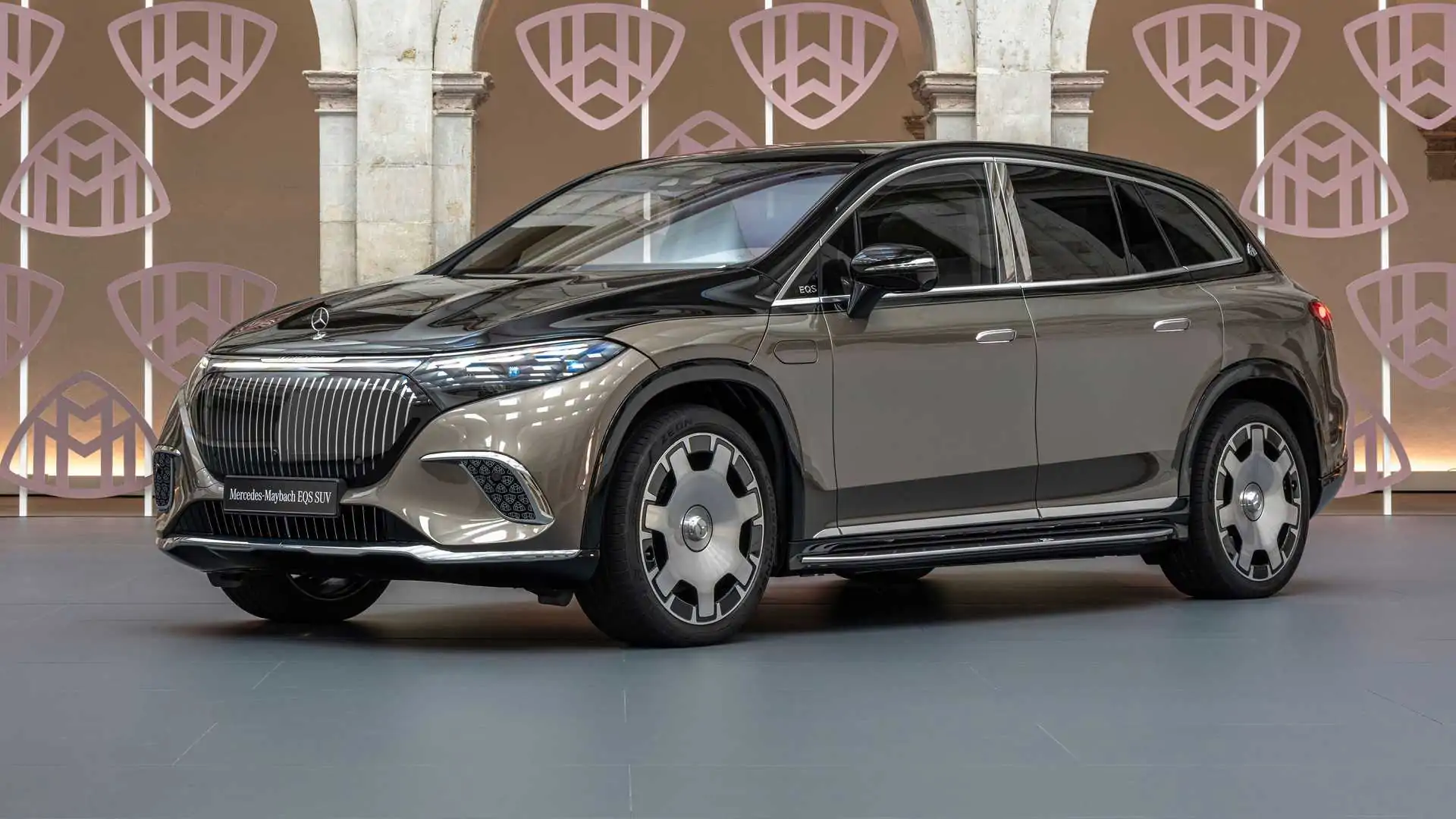 2024 Mercedes-Maybach EQS 680 SUV tops $180,000