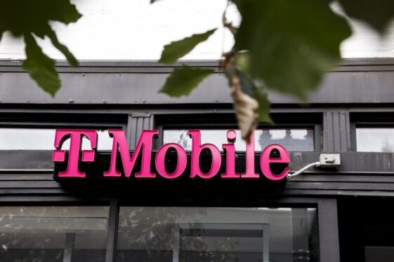 Backlash forces T-Mobile to cancel automatic migrations to pricier plans