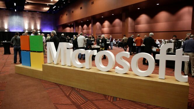 Microsoft’s A.I. Investment Stabilizes Its Cloud Business