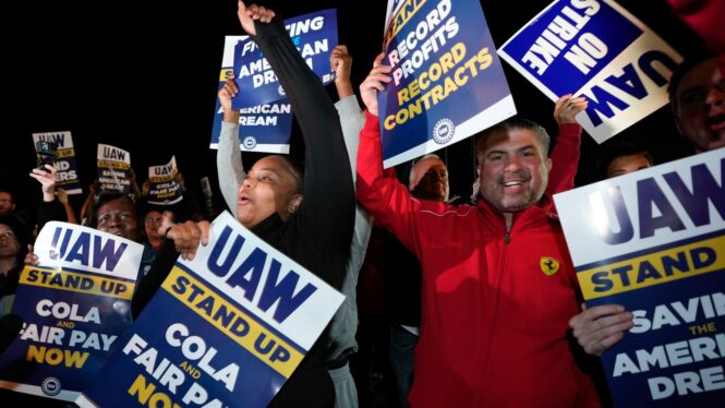 Ford joint venture increases wages at planned EV battery factories amid UAW strike
