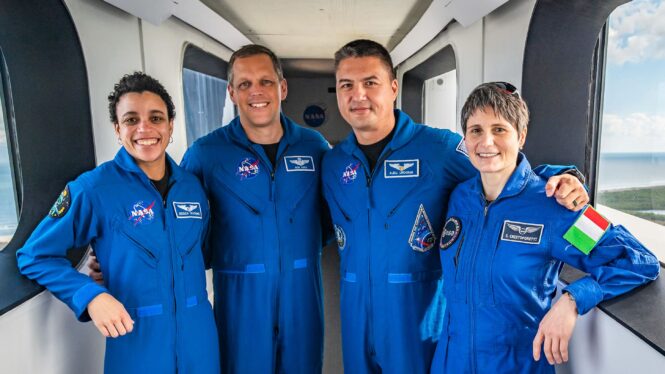 Future NASA Astronauts Speak with Leadership