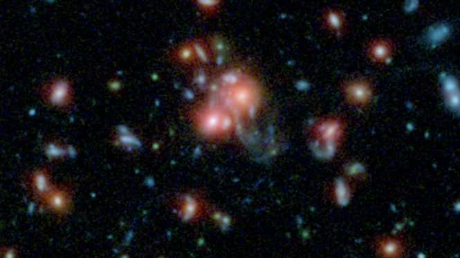 Hubble Telescope reveals a rare galaxy with a luminous heart (photo)