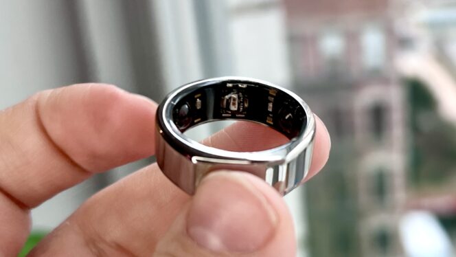 I made a normal person wear a smart ring. What happened was fascinating