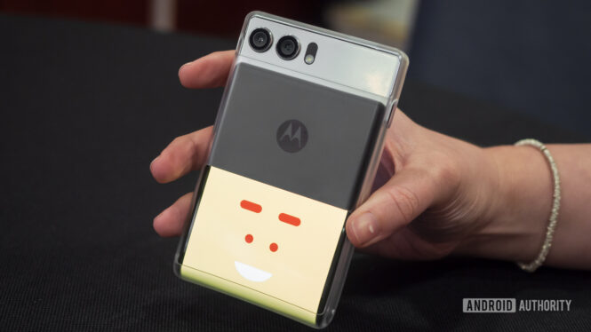 Motorola is back with another slap bracelet phone concept