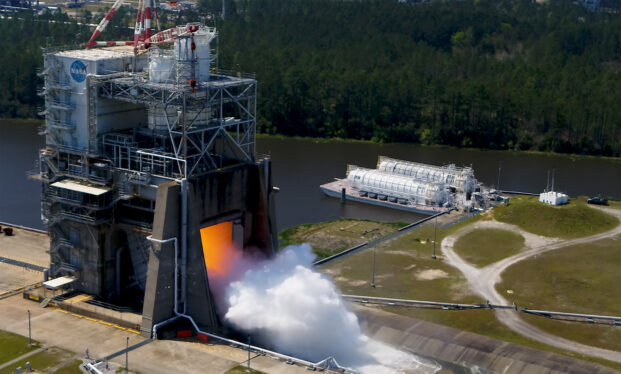 NASA Conducts 1st Hot Fire of New RS-25 Certification Test Series