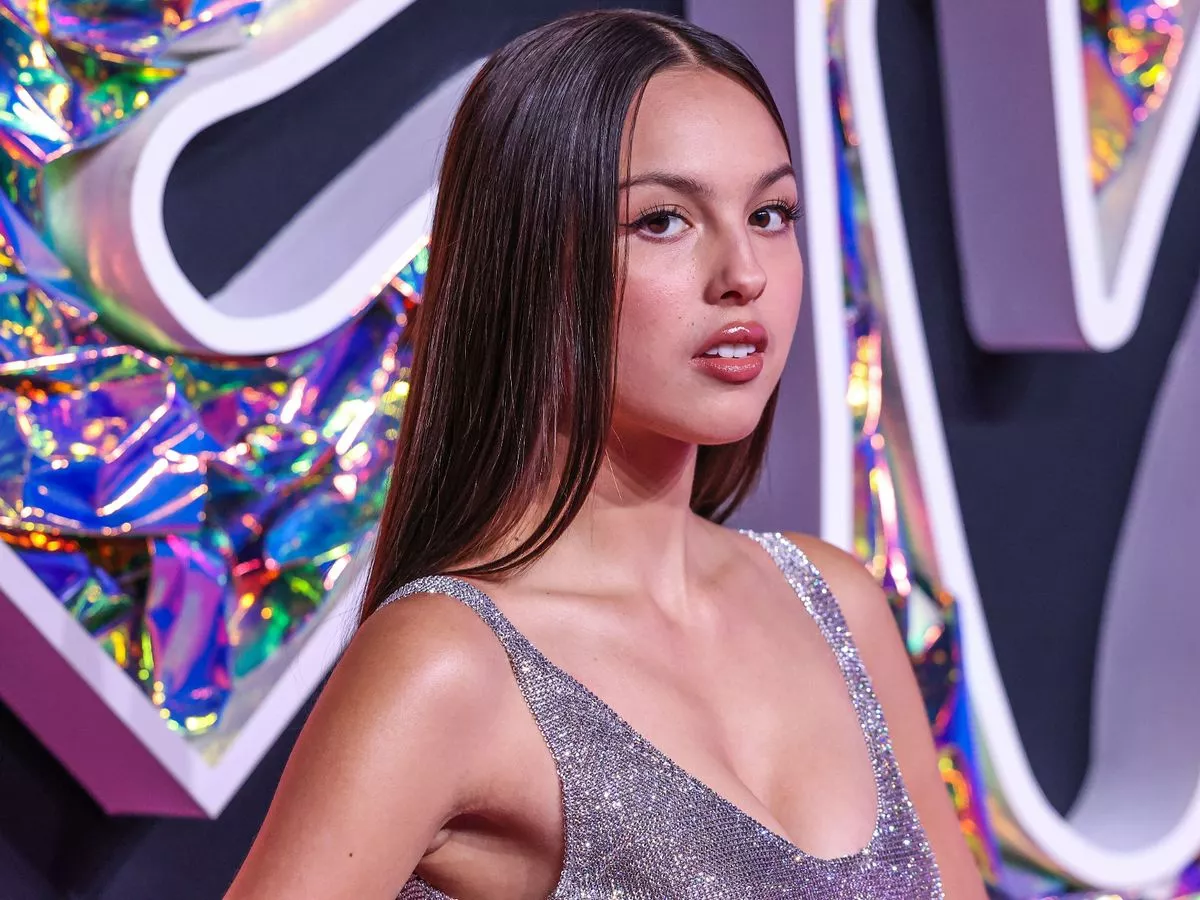 Olivia Rodrigo Says She Sometimes Sleeps ’14 Hours’ While on Tour