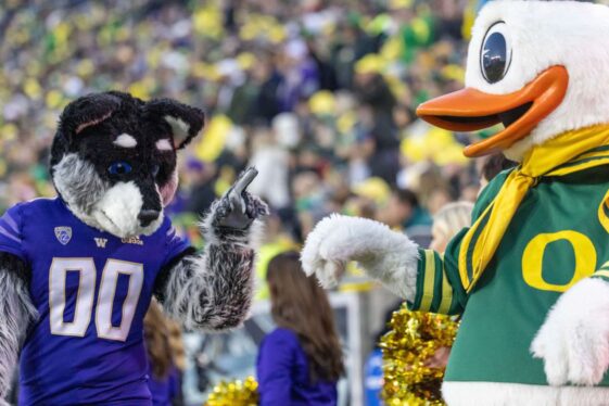 Oregon Ducks vs. Washington Huskies live stream: watch college football for free