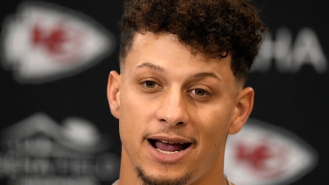 Patrick Mahomes says he jumped at the chance to invest in F1 Alpine team