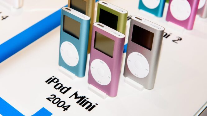 Urban Outfitters Selling Vintage iPods Is Making Us Feel Old