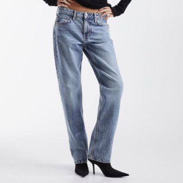 3 Last-Minute Cyber Monday Deals on Jeans for Women That Are Trendy & Affordable