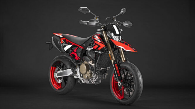 Ducati Hypermotard 698 Mono turns a lively bike into a sprightly one