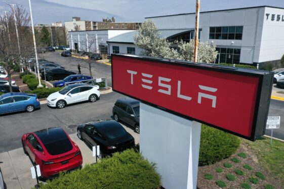 Labor board dismisses claim that Tesla fired workers over union organizing