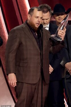 Luke Combs on Winning Single of The Year for “Fast Car,” Talks His Connection To The Song, Wanting to Meet Tracy Chapman & More | CMA Awards 2023