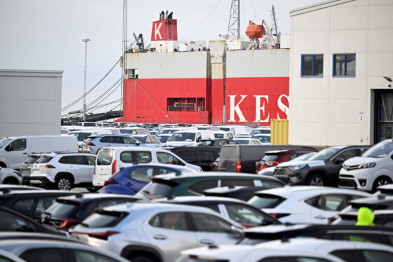 Tesla union pressure increases in Sweden as dockworkers escalate strike