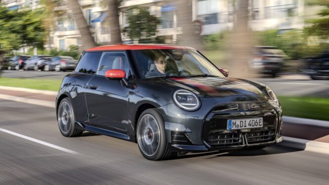 2025 Mini Cooper SE John Cooper Works gets more pizzazz, no more power