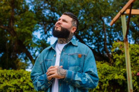 Farruko Drives ‘Pasajero’ to No. 1 on Latin Airplay