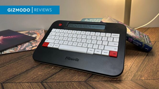 Freewrite Alpha Review: Can This Minimalistic E-Typewriter Cure My Writer’s Block?