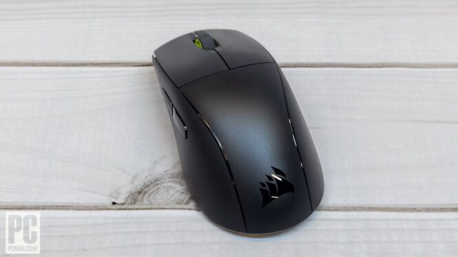 The Corsair M75 Air is a simple and lightweight gaming mouse with just one problem