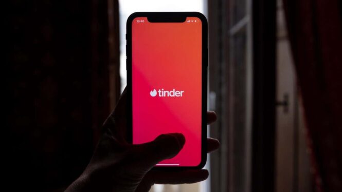 Tinder’s $500 a Month Membership Tier Has Me Embracing Loneliness