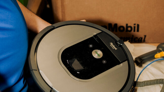 Amazon Scraps Deal to Buy Roomba Maker iRobot Amid Scrutiny