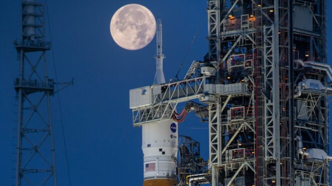 NASA delays Artemis moon missions to give SpaceX, others more time to develop tech
