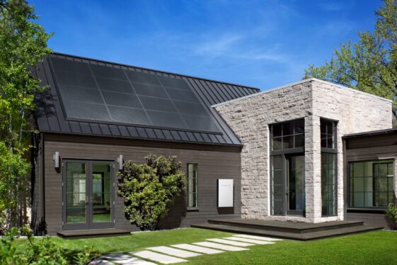 Tesla’s solar installs drop, but battery business is booming