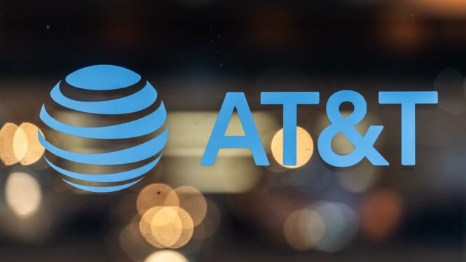 AT&T Offers $5 Credit for Service Outage, Gets Everyone Talking About How Cheap It Is