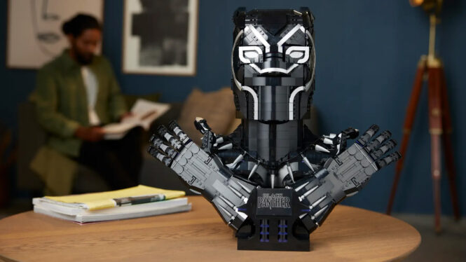 Last chance! Grab the Lego Marvel Black Panther bust for 40% off