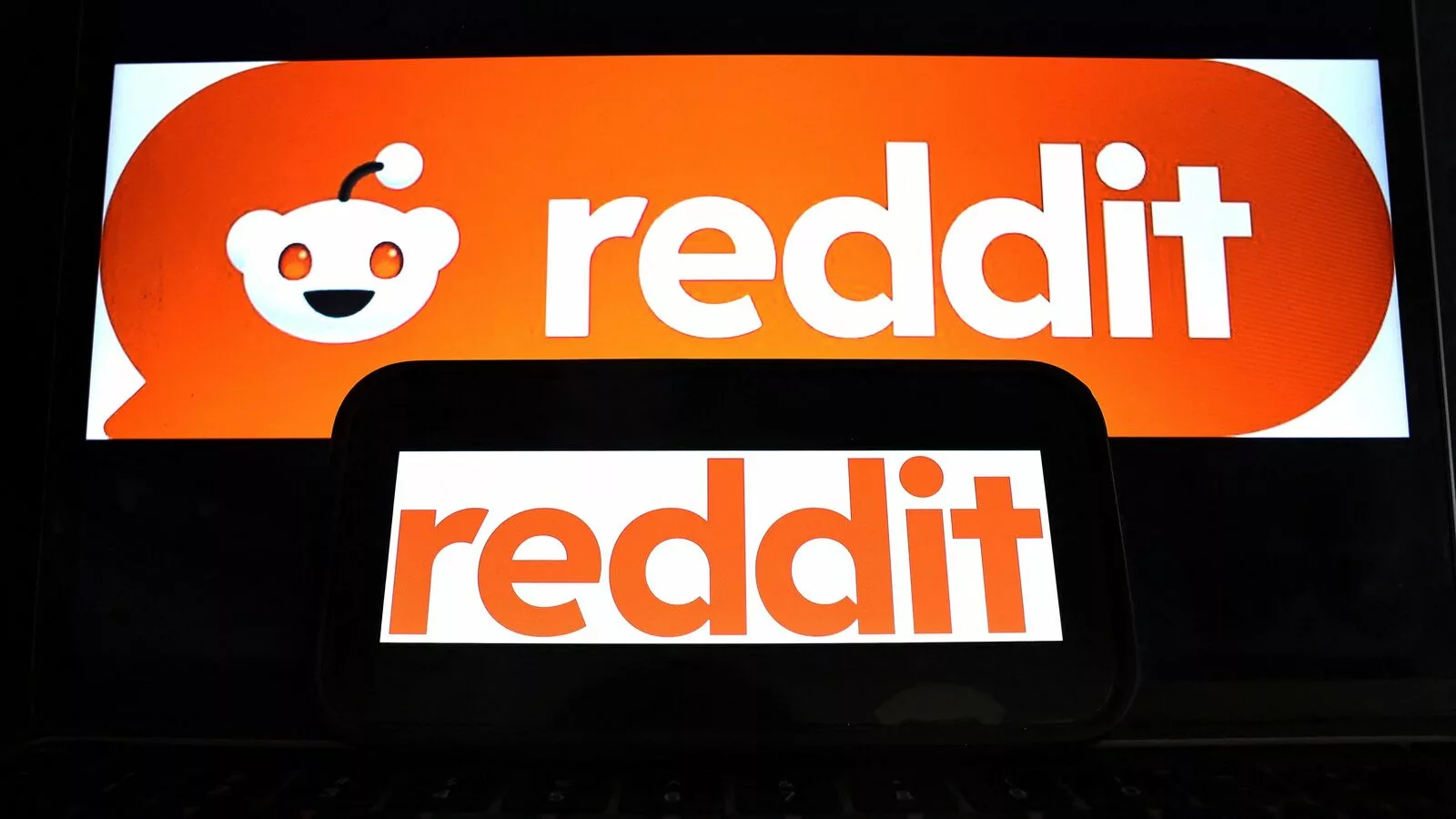 Reddit reportedly signed a multi-million content licensing deal with an AI company