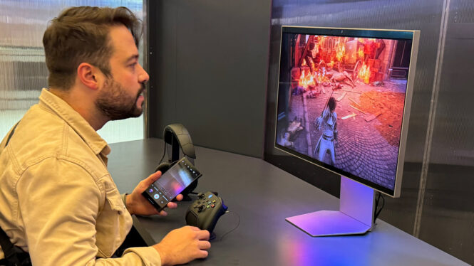 Samsung’s stunning glasses-free 3D gaming display made objects float before my eyes