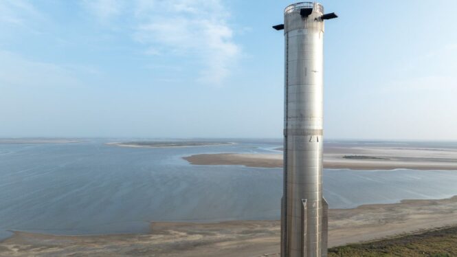 SpaceX stacks giant Starship rocket ahead of 3rd test flight (video, photos)