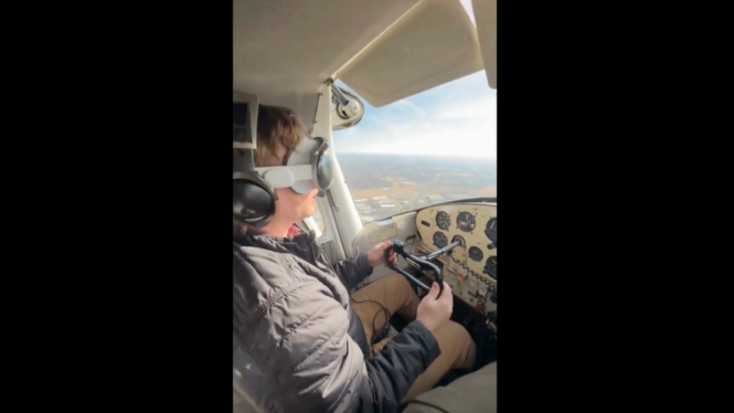 Video of Man ‘Flying’ Plane While Wearing the Apple Vision Pro Sparks Outrage