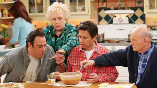 5 Things In Everybody Loves Raymond That Make No Sense (& 5 Fan Theories That Do)