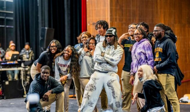 Offset Celebrates Baltimore H.S. Students For Great Attendance With Gift Cards, $30K of Groceries