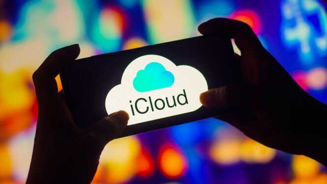 Proposed class action lawsuit accuses Apple of monopolizing cloud storage for its devices