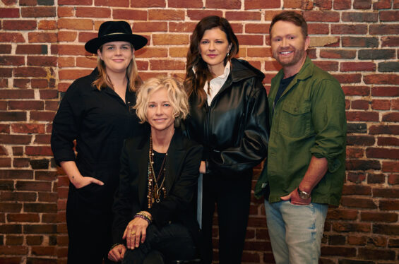 Shelby Lynne Signs With Monument Records, Will Be Managed by Little Big Town’s Karen Fairchild