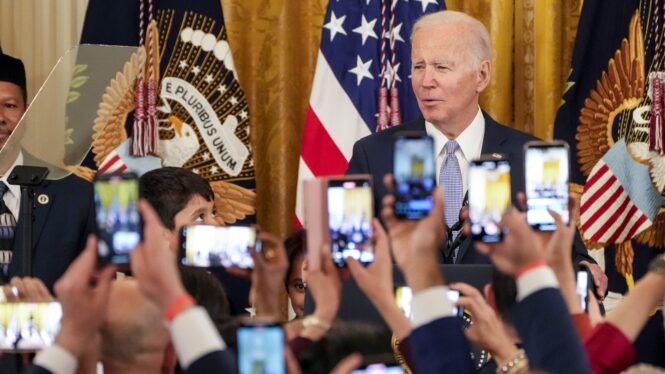 The White House Is Briefing Dozens of Online Creators on Biden’s State of the Union Address