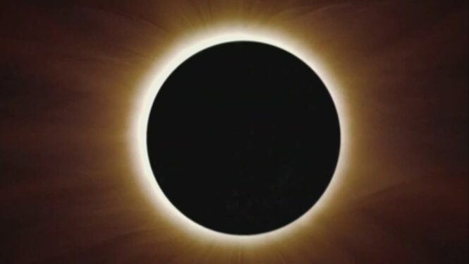 Back in the ’90s, This Eclipse Webcast Put the Cosmos on Demand