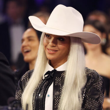 Beyoncé’s ‘Cowboy Carter’ Rides to Second Week at No. 1 In Australia