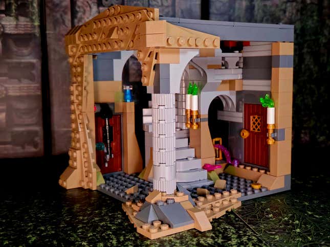Lego’s Dungeons & Dragons Set Is One Hell of an Adventure