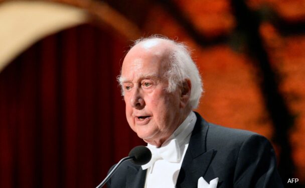 Peter Higgs, Physicist Who Discovered the ‘God Particle,’ Dies at 94