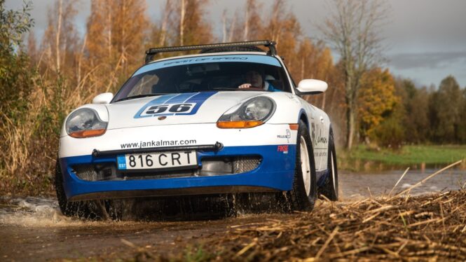 Porsche 911 996-generation goes off-road thanks to Danish coachbuilder