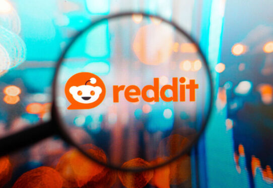 Reddit, AI spam bots explore new ways to show ads in your feed