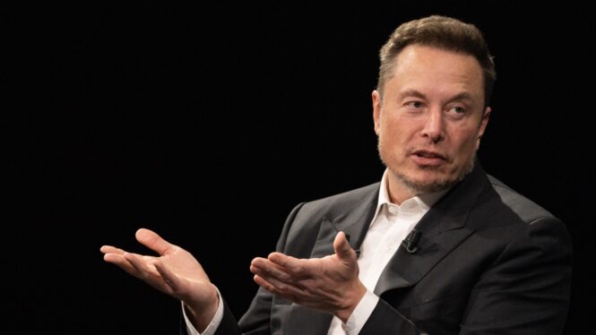 Elon Musk says Warren Buffett should buy Tesla stock.